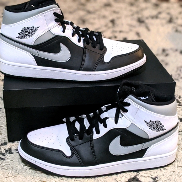Air Jordan 1 Mid White Shadow 554724-073 Black Whi - Picture 4 of 6